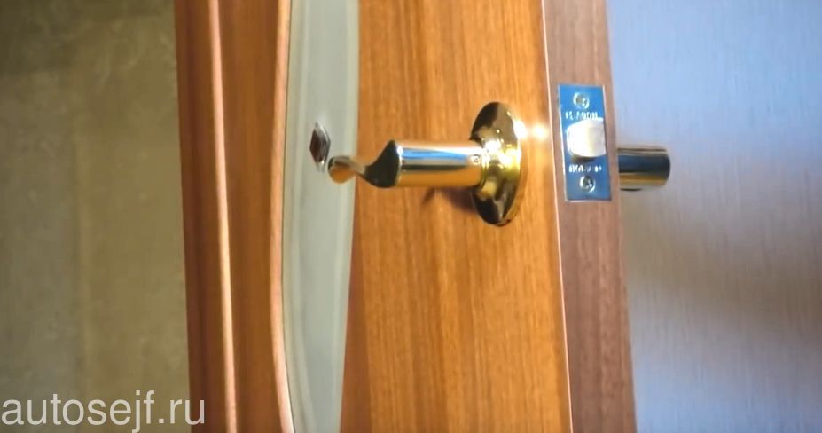 замена замков в межкомнатной двери
